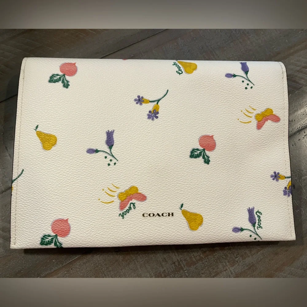 Coach Turnlock Pouch/Clutch in Garden Print